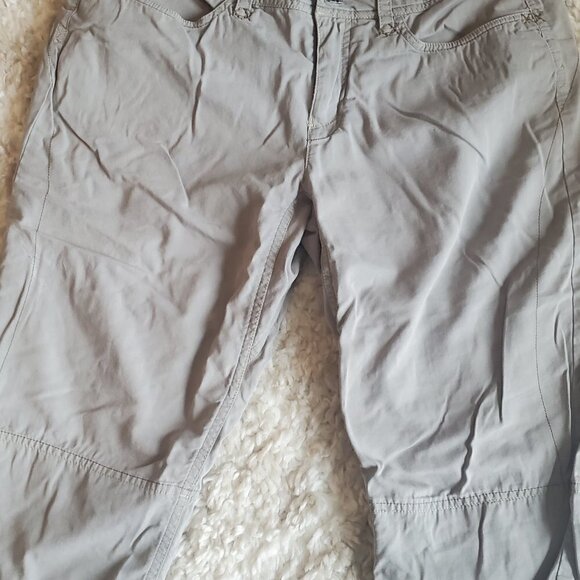 mountain hardware Hiking bermuda shorts. khaki sz 10. - Picture 3 of 4